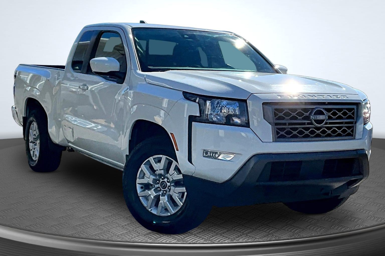 Used 2024 White Nissan SV image 2