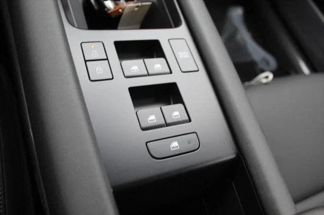 Used 2024 Silver Hyundai SEL image 11