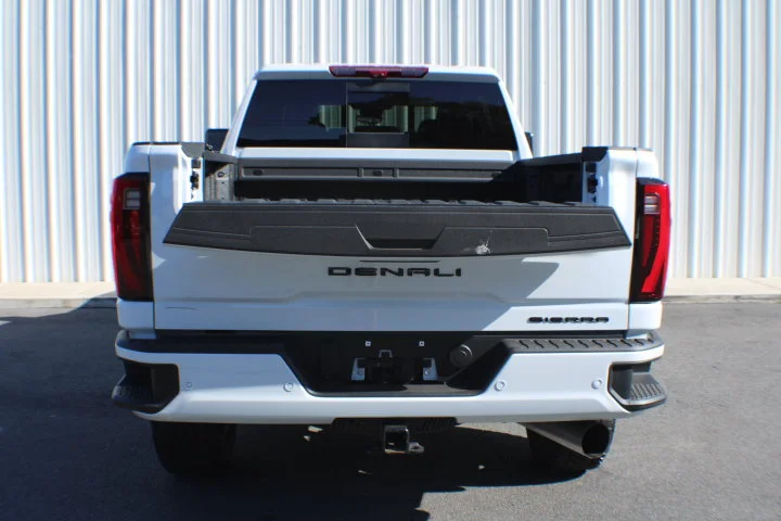 Certified Used 2026 Glacier White Tricoat GMC Denali Ultimate image 18