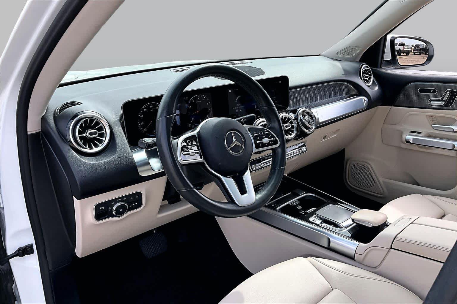 Used 2020 Polar White Mercedes-Benz GLB 250 image 18