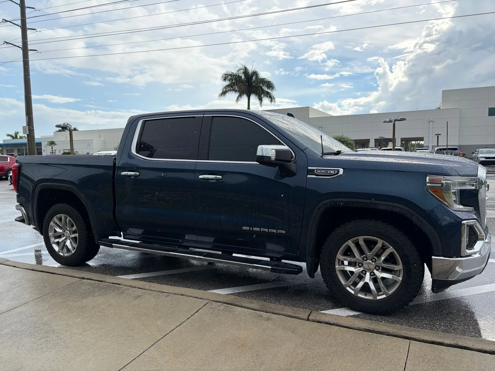 Used 2019 Pacific Blue Metallic GMC SLT image 4