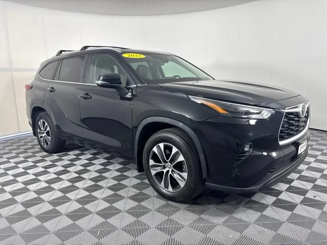 Used 2023 Black Toyota L image 36