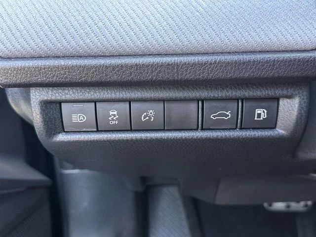 2025 Toyota Camry SE - Photo 26