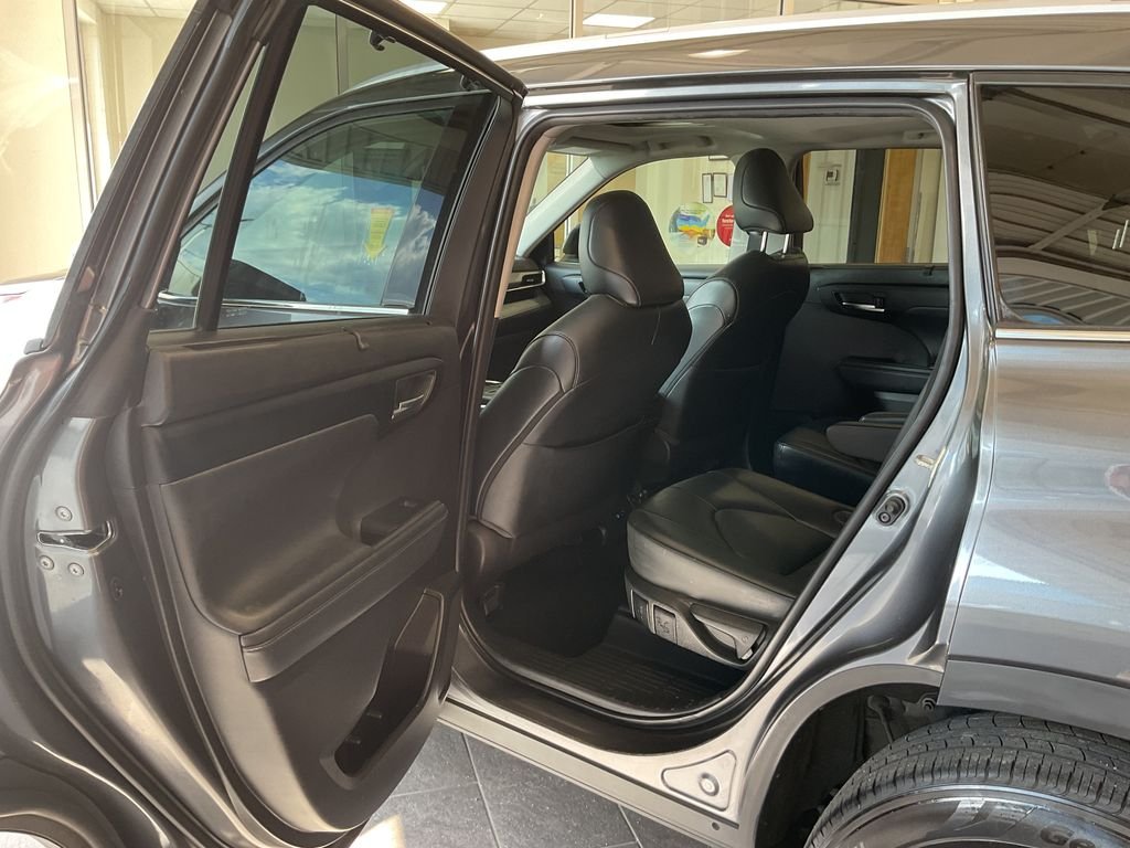 Used 2022 Gray Toyota XLE image 31