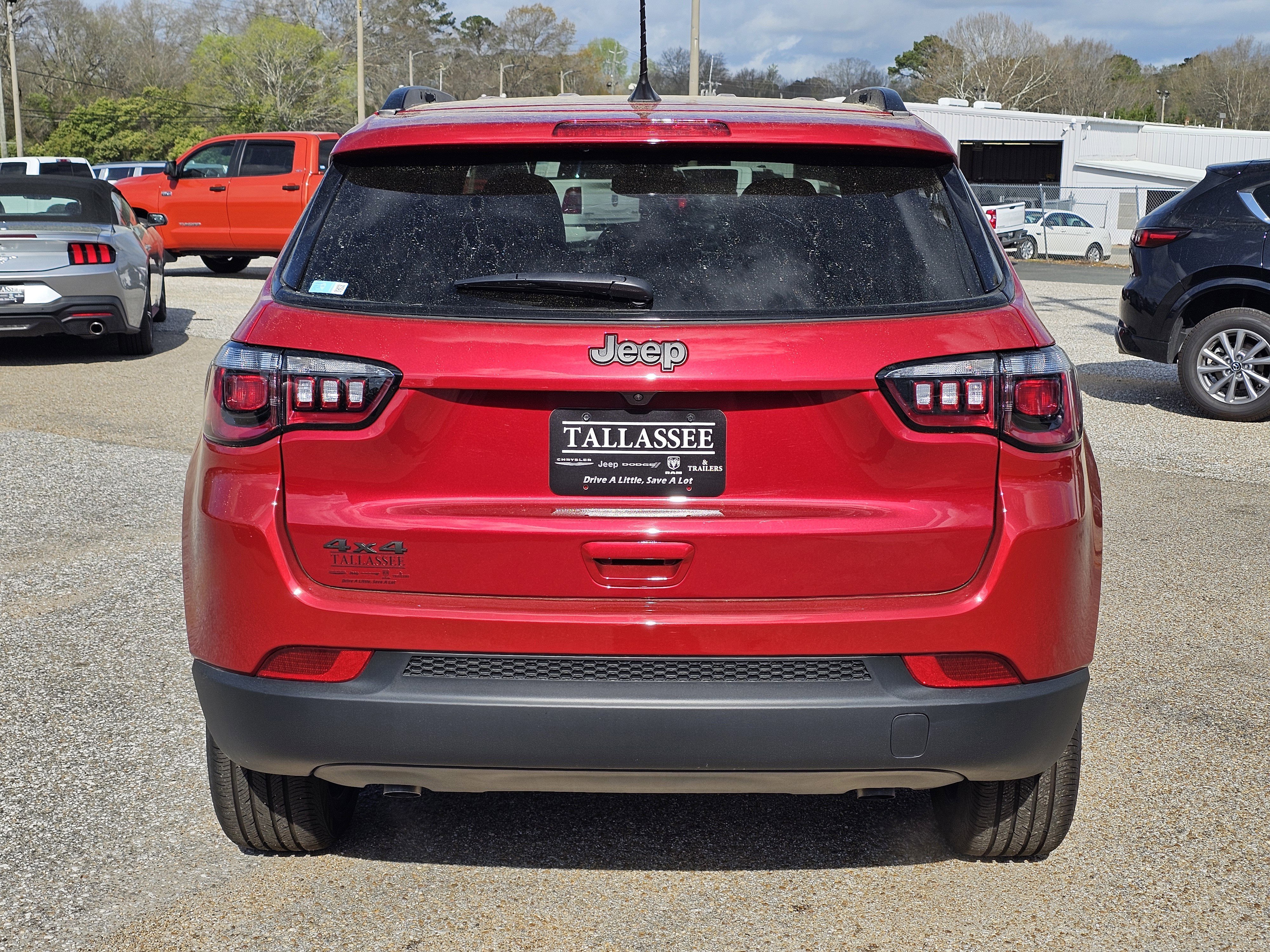 New 2026 Red Hot Pearlcoat Jeep Latitude Altitude image 10