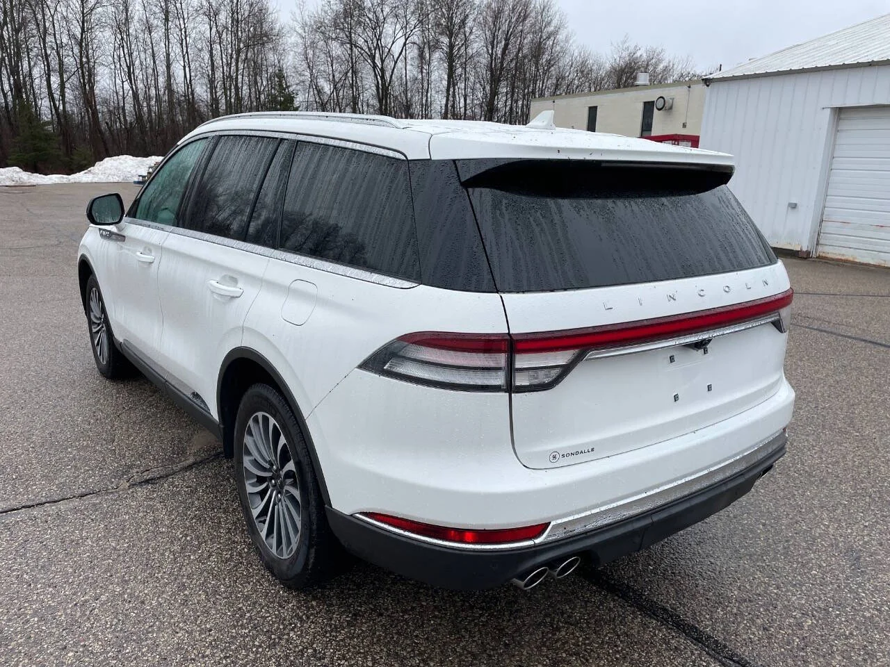 Used 2024 Pristine White Lincoln Premiere AWD 4dr SUV image 6
