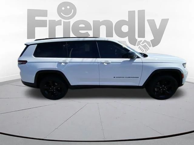 Used 2025 White Jeep Altitude X image 6