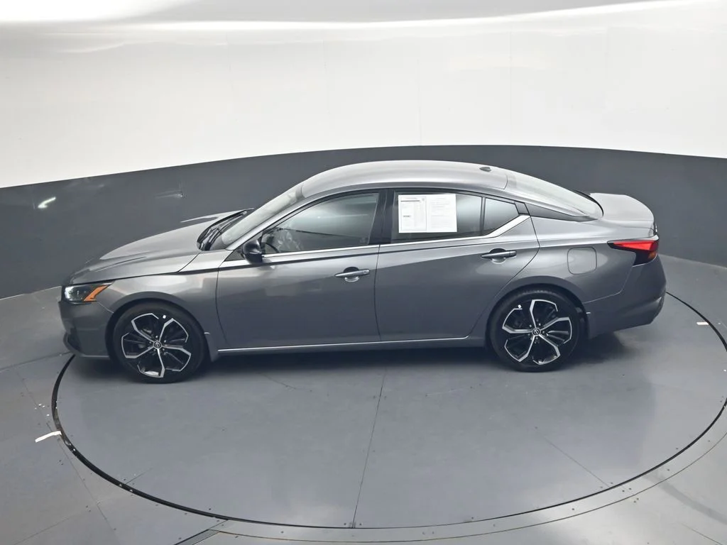 Used 2025 Gray Nissan 2.5 SR image 36