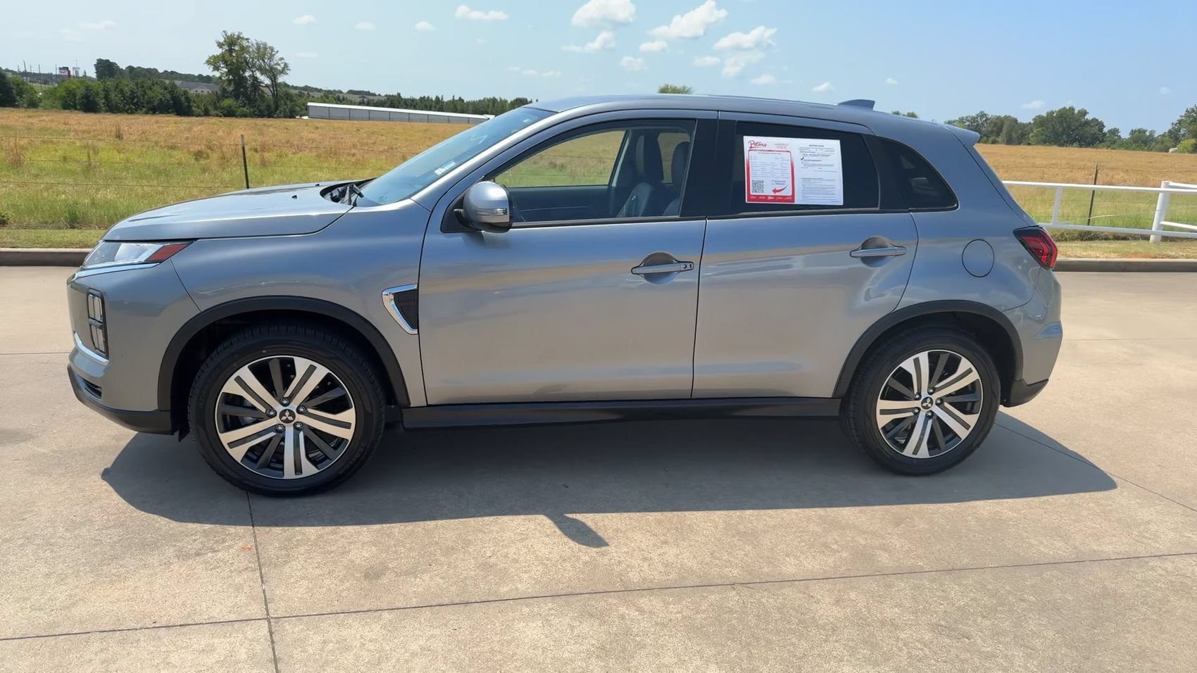 Used 2025 Gray Mitsubishi S image 5