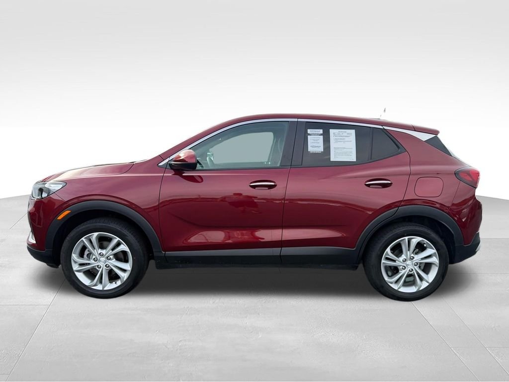 Used 2023 Red Buick Preferred image 2