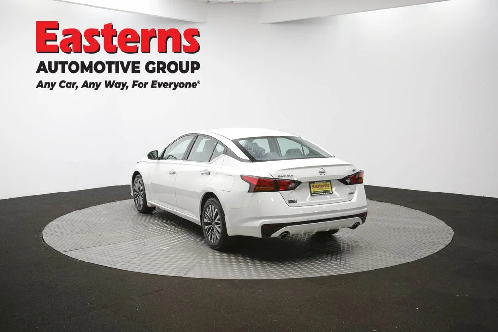 Used 2024 White Nissan 2.5 SV image 65