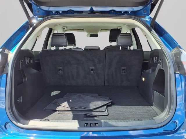 Used 2023 Blue Ford SEL image 19