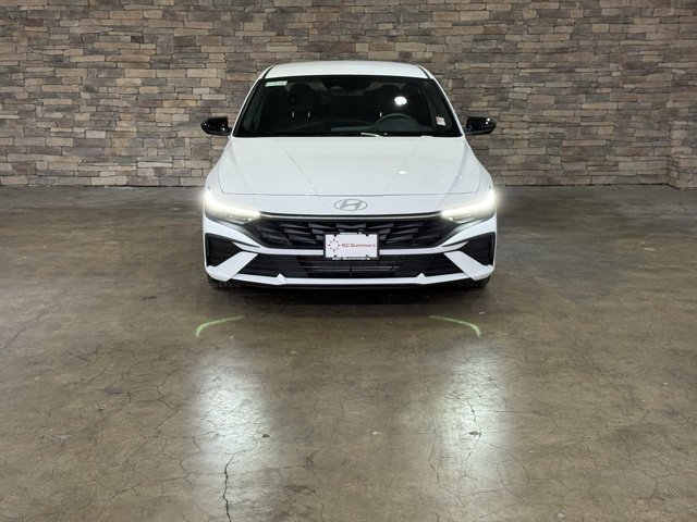2025 Hyundai Elantra SEL Sport photo 2