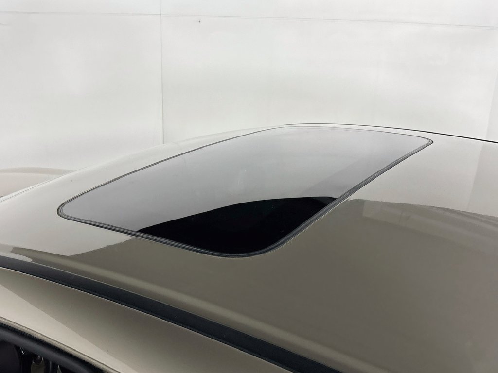 Used 2017 Gold Honda EX-L image 18