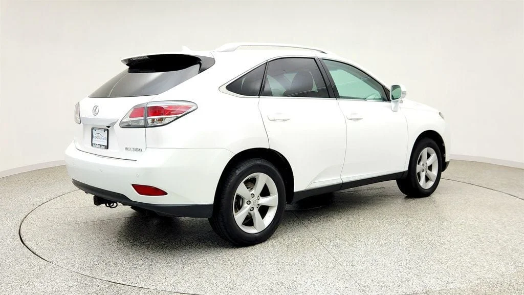 Used 2013 Starfire Pearl Lexus AWD 4dr w/ Navigation, Blind Spot Monitor & Heated/Cooled Seats image 5