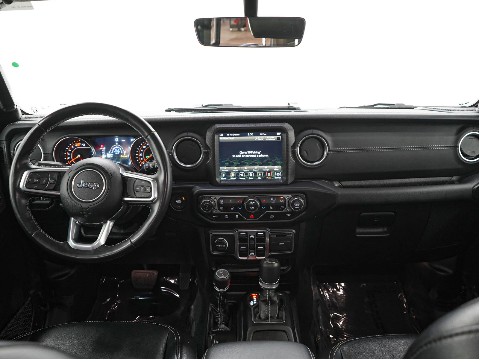 Used 2022 Granite Crystal Metallic Clearcoat Jeep Unlimited Sahara image 15