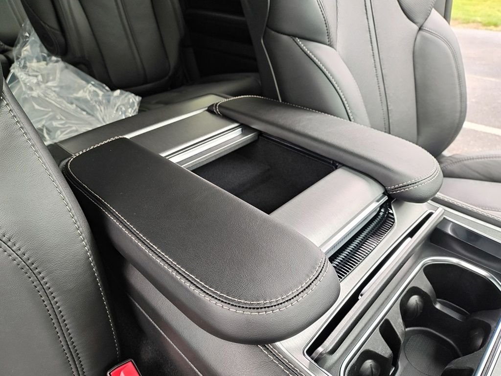 New 2026 High Gloss Black Exterior Paint Jeep Limited Reserve image 45