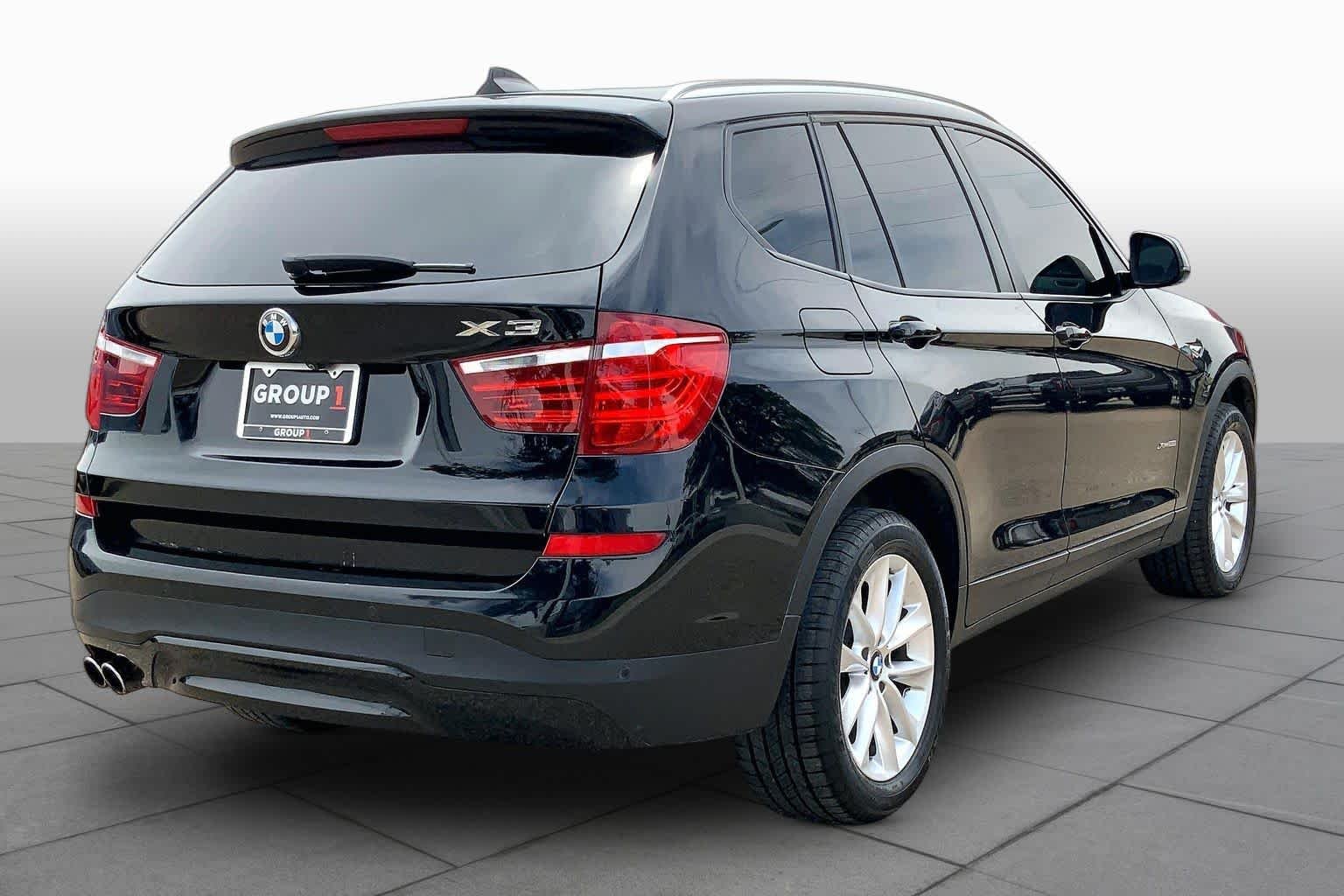 Used 2017 Black Sapphire Metallic BMW xDrive28i image 13