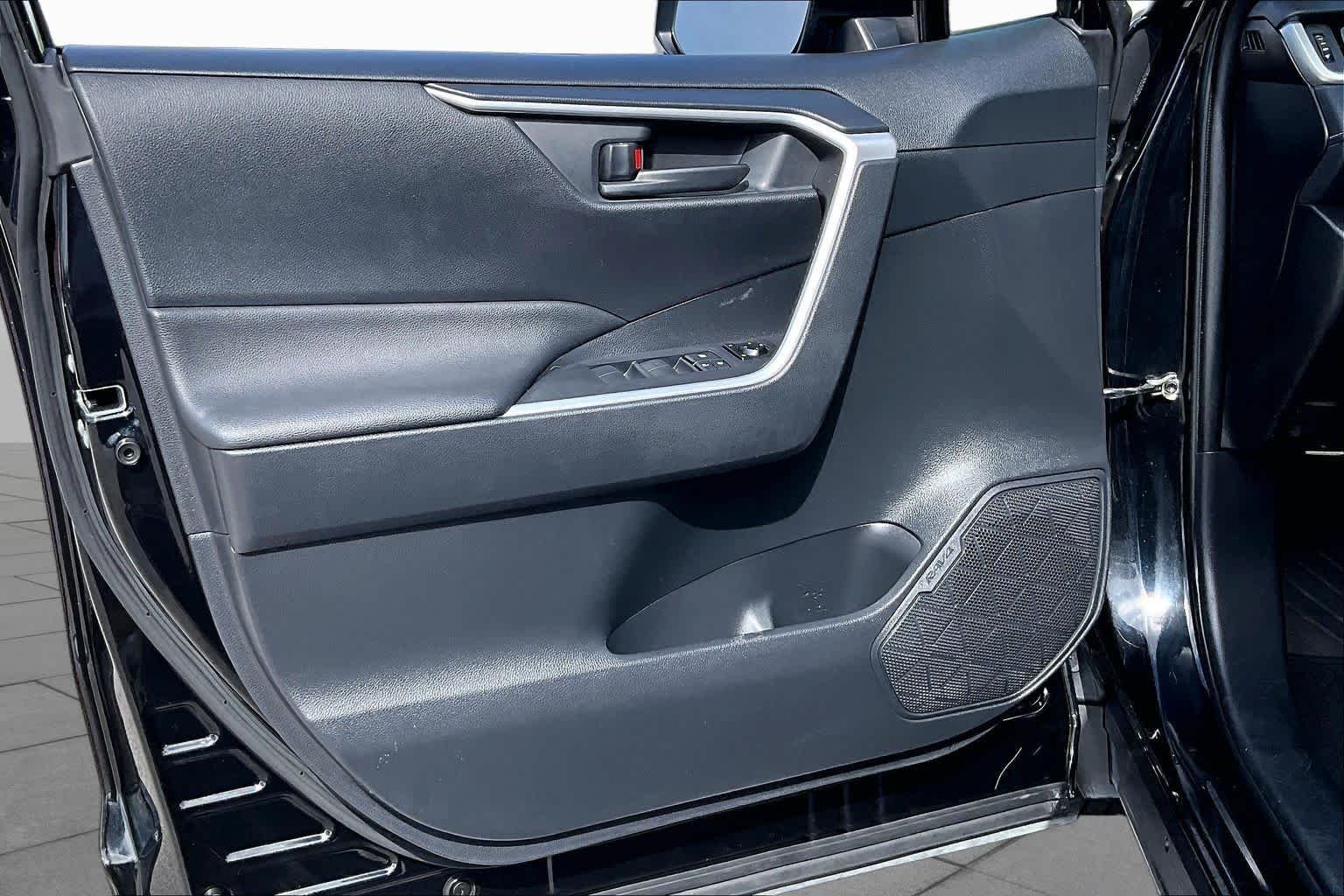 Used 2019 Midnight Black Metallic Toyota LE image 22