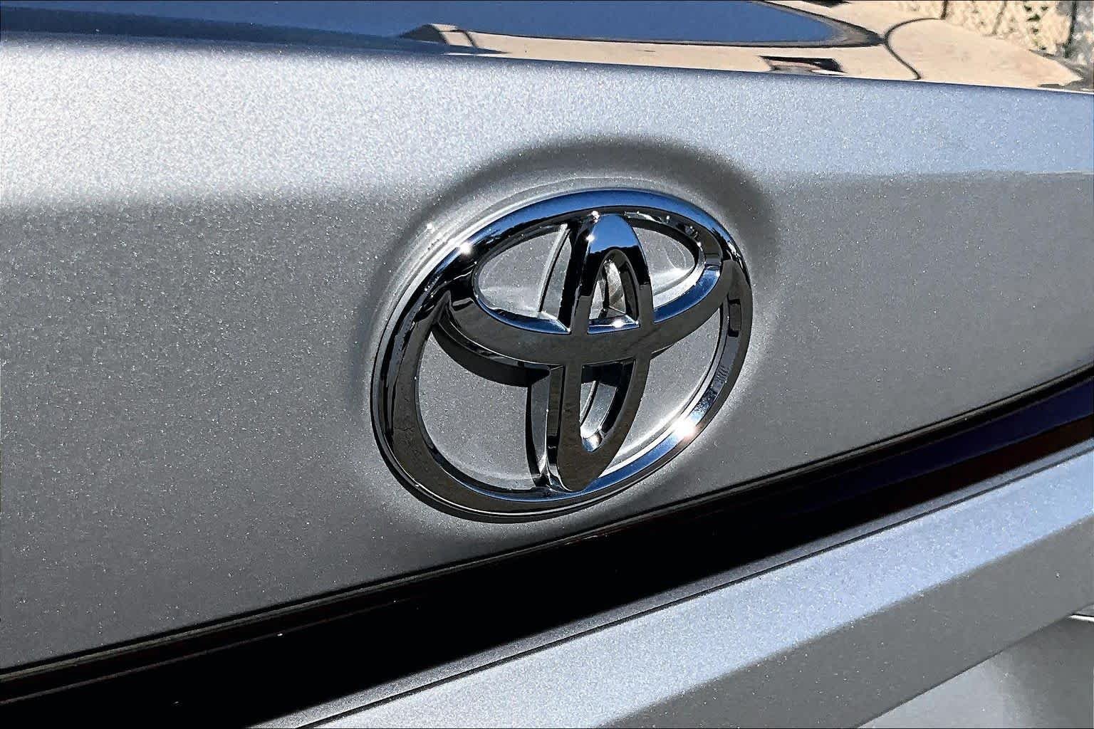 Used 2026 Classic Silver Metallic Toyota Hybrid LE image 31