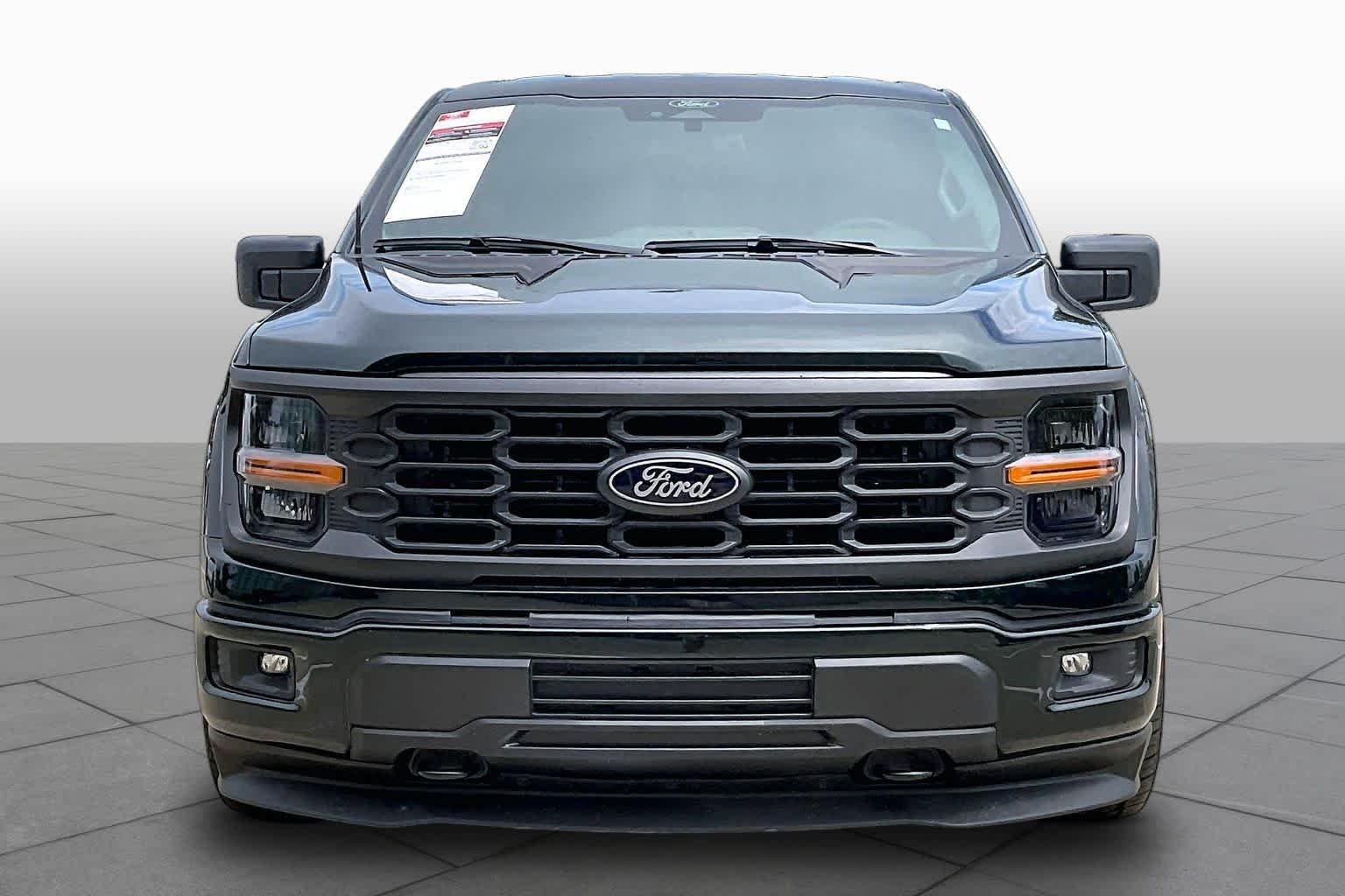 Used 2025 Agate Black Metallic Ford XL image 4