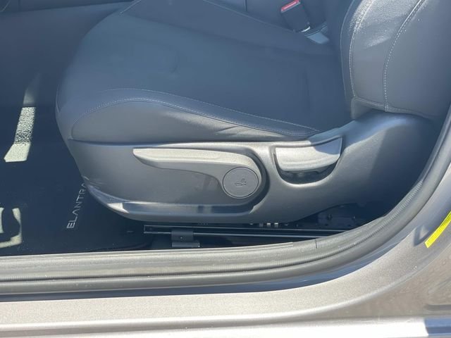 Used 2021  Hyundai SEL image 12