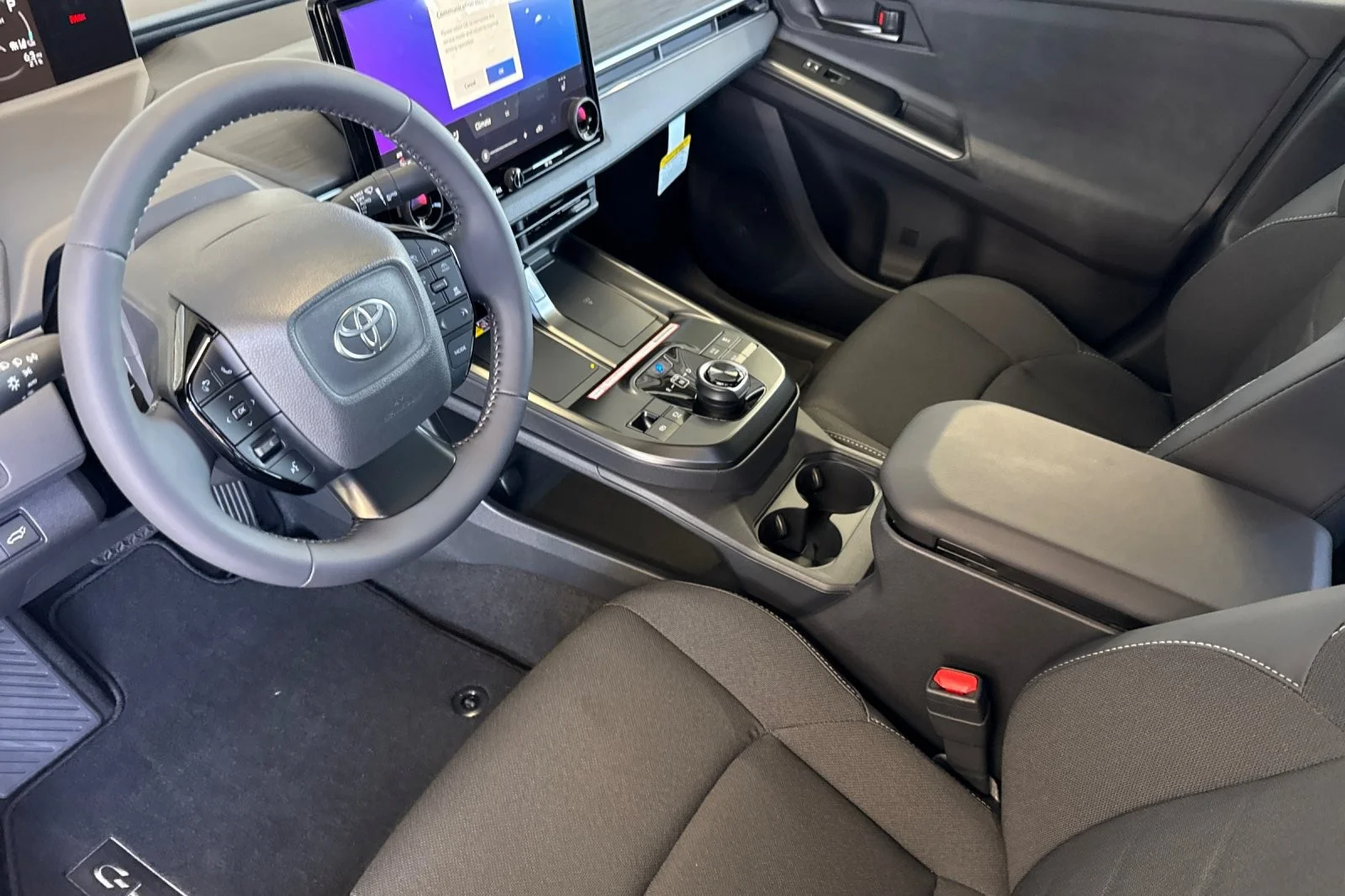 New 2026 Wind Chill Pearl <sup>1</sup> Toyota  SE image 9