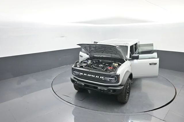 New 2026 Avalanche Gray Ford Badlands® image 41