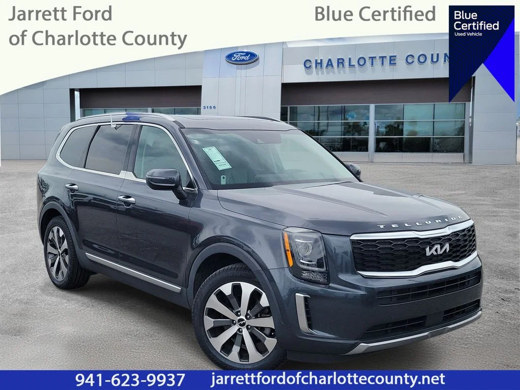 Certified Used 2022 Gray Kia S image 1
