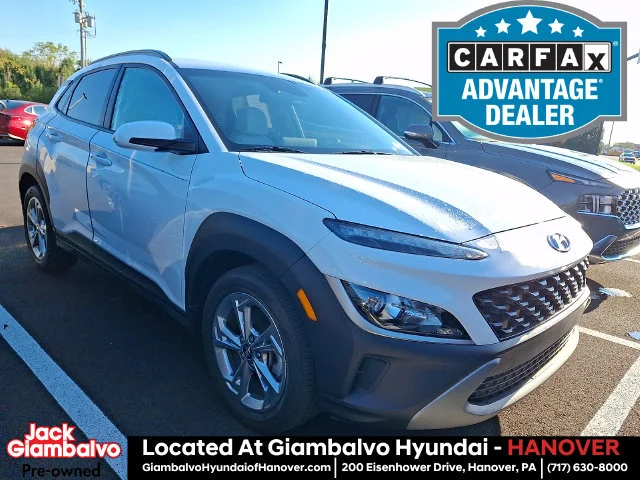Used 2023 White Hyundai SEL image 1