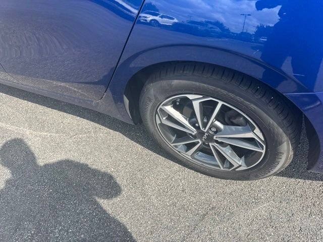 Used 2022 Blue Kia LXS image 5