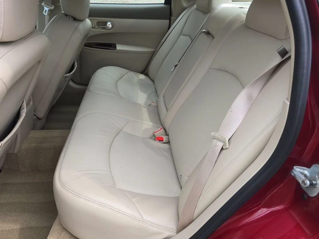 Used 2007 Red Buick CXL image 24