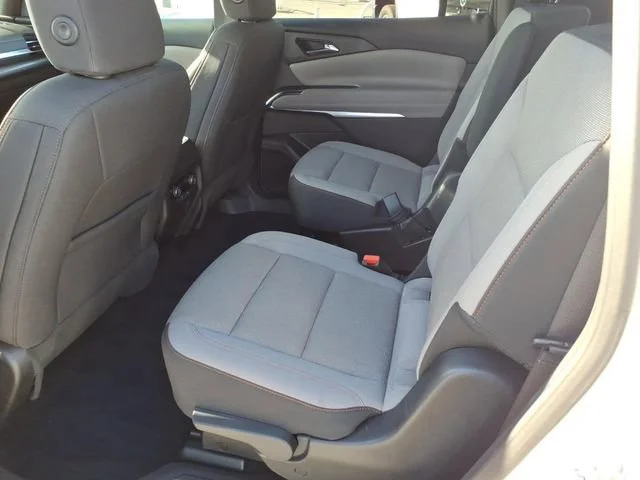Used 2025 Summit White Chevrolet LT image 8