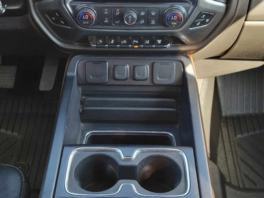 Used 2019 GRAPHITE METALLIC Chevrolet LTZ image 21