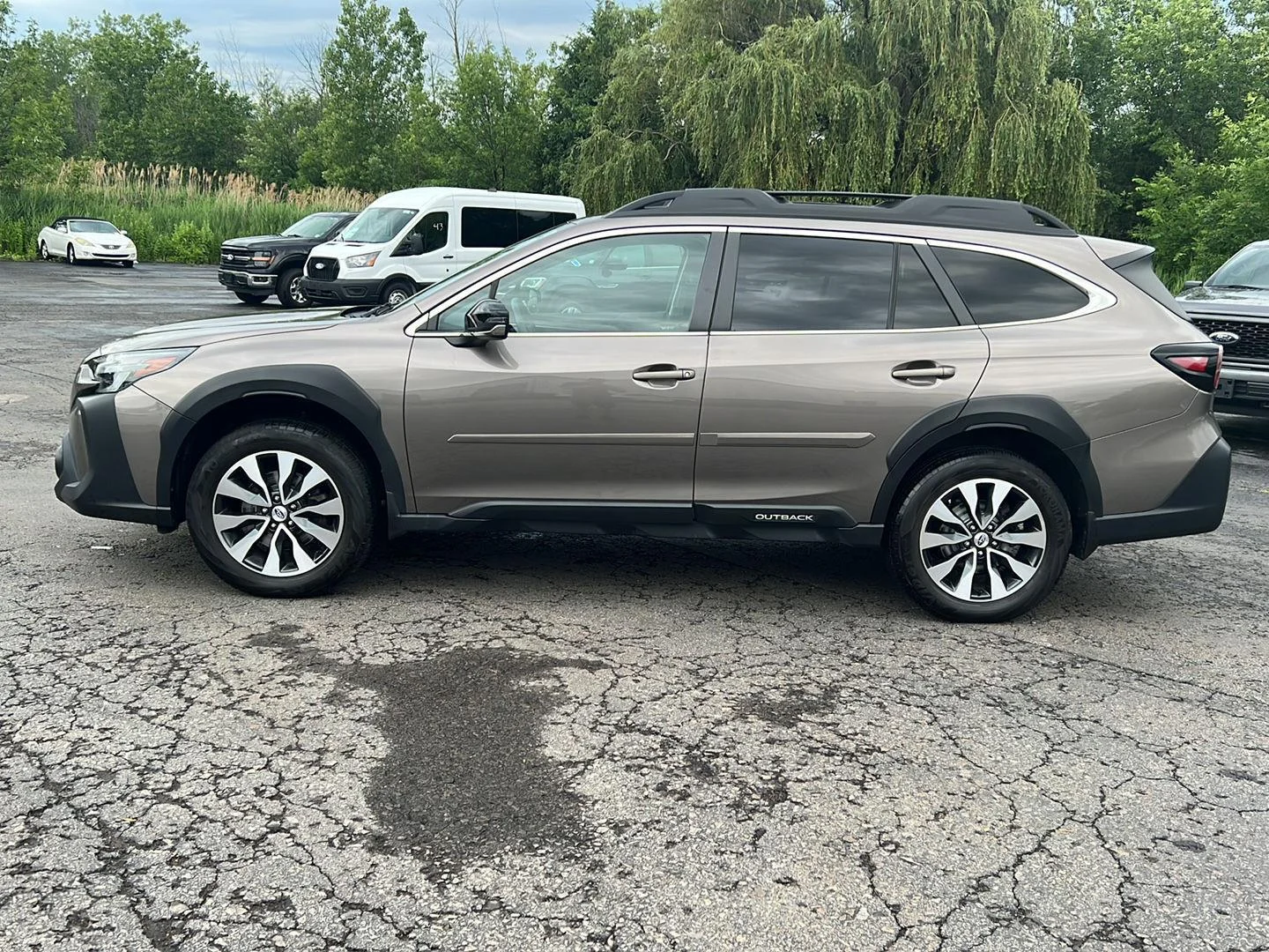 Used 2024 Brilliant Bronze Metallic Subaru Limited image 15