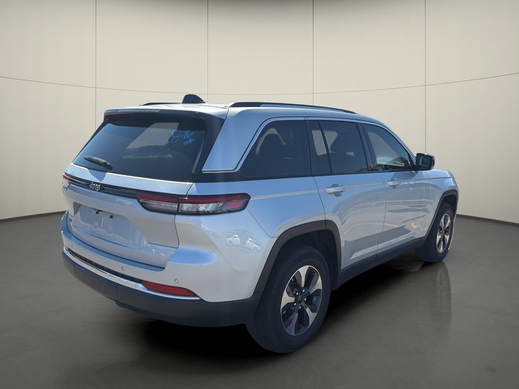 Used 2022 Silver Jeep 4xe image 7