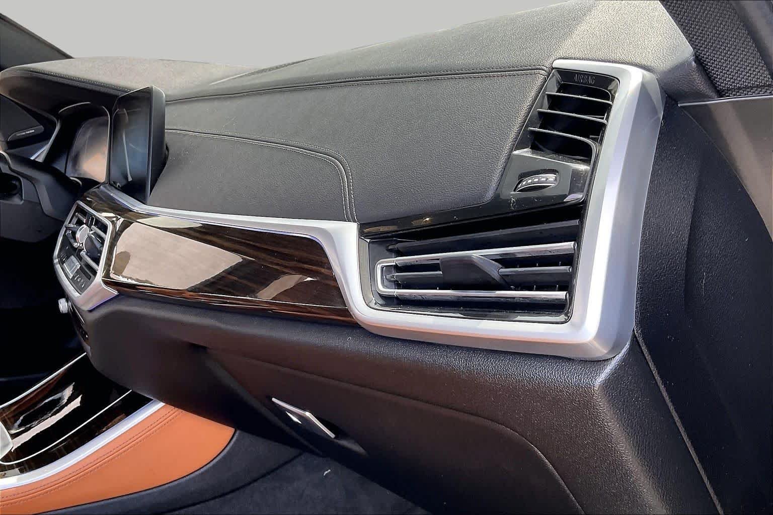 Used 2023 Phytonic Blue Metallic BMW xDrive40i image 19