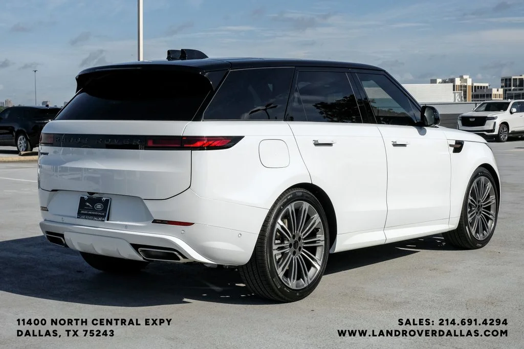 New 2026 Fuji White Land Rover Dynamic SE image 6