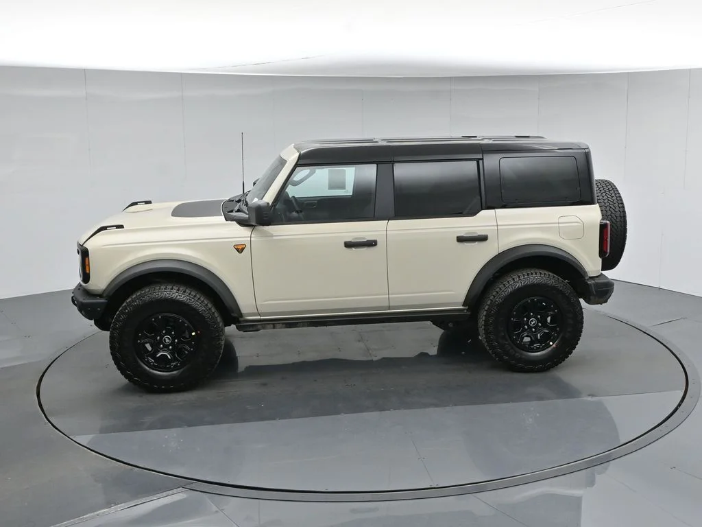 New 2026 Desert Sand Ford Badlands image 42
