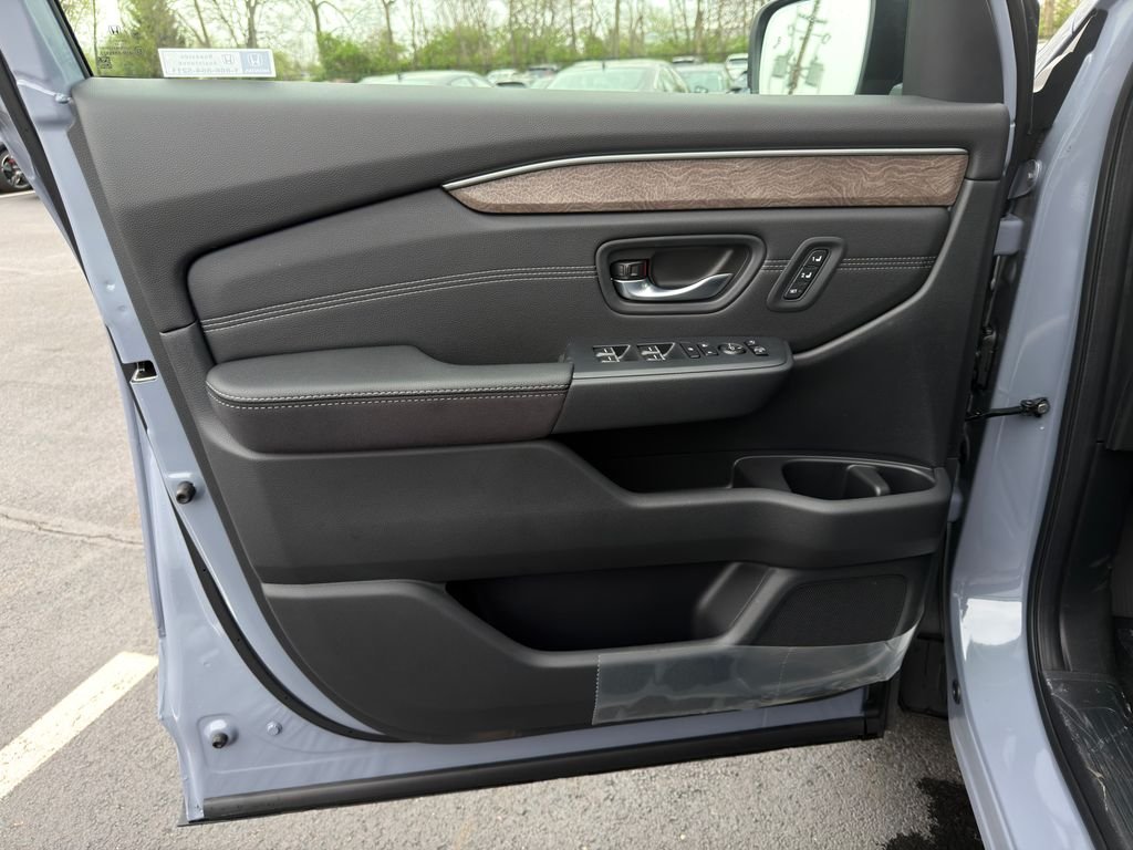 New 2026 Sonic Gray Pearl Honda Elite image 18