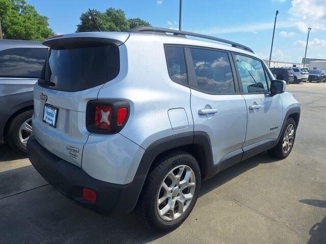 Used 2015 Glacier Metallic Jeep Latitude image 4