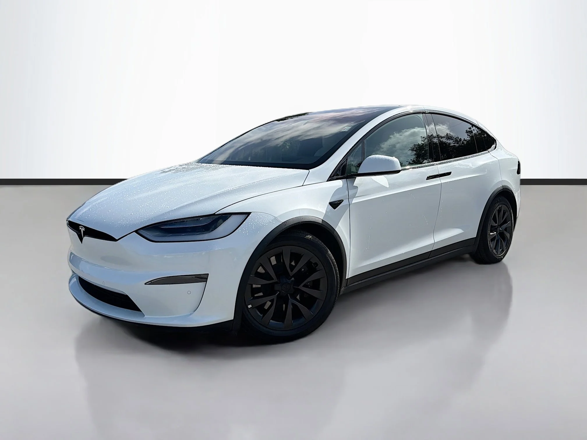 2022 Tesla Model X's photo