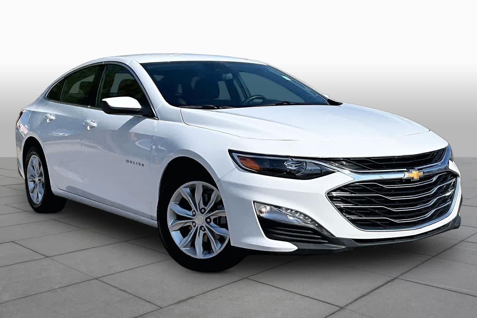 Used 2025 White Chevrolet LT image 2