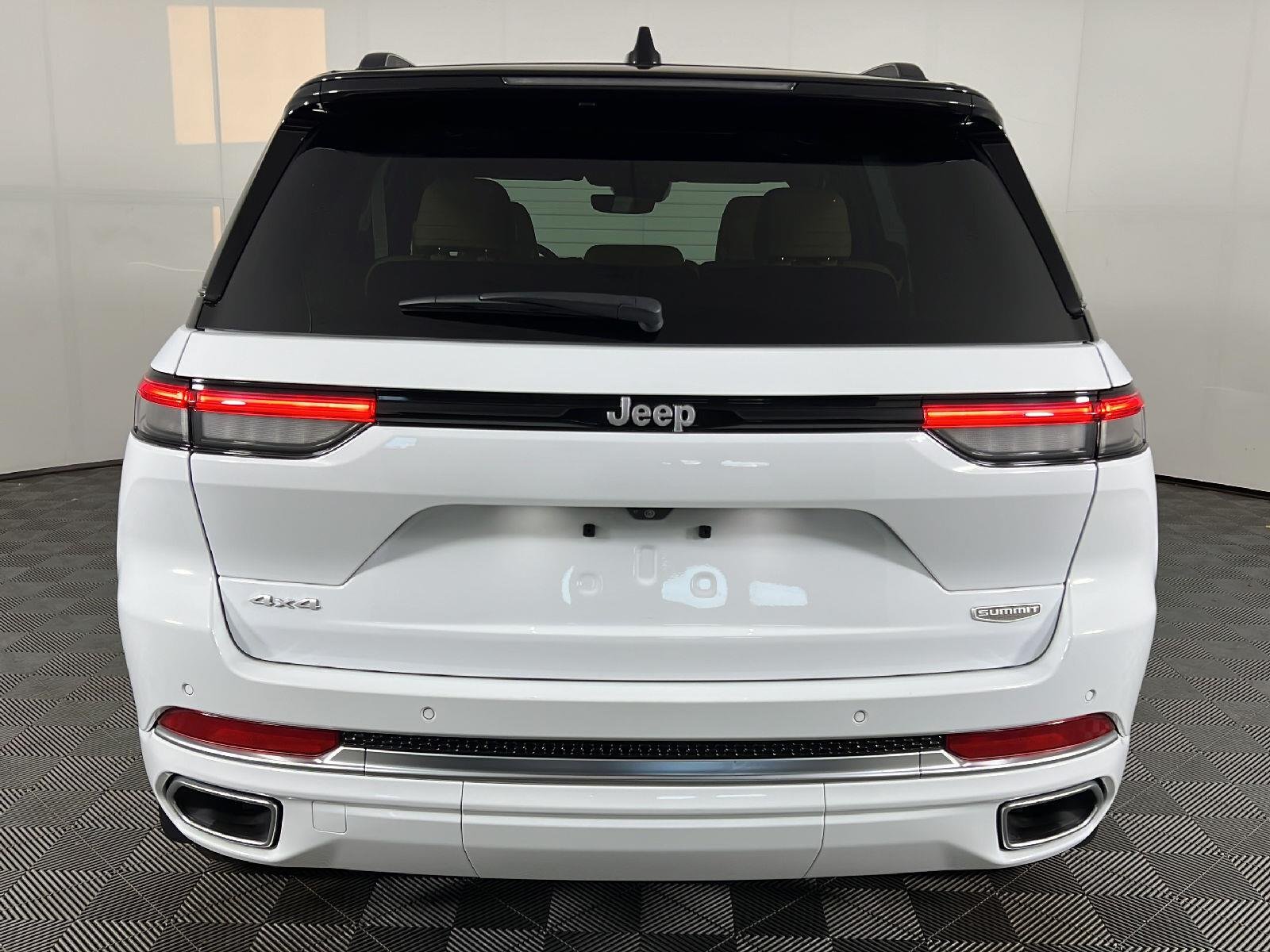 Used 2025 Bright White Clearcoat Jeep Summit image 5