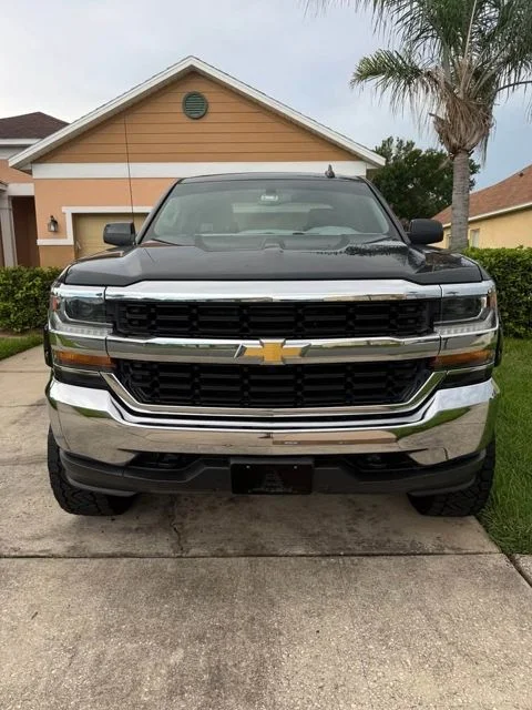 Used 2018  Chevrolet LT image 9