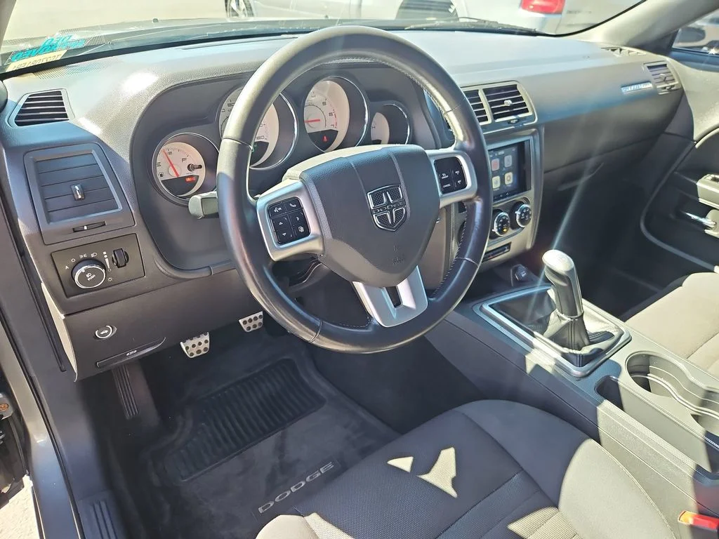 Used 2011 Mineral Gray Metallic Clearcoat Dodge R/T image 13