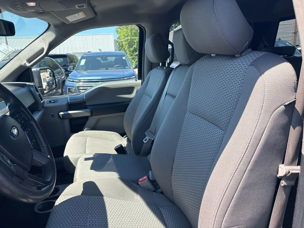 Used 2016 Shadow Black Ford XLT image 15