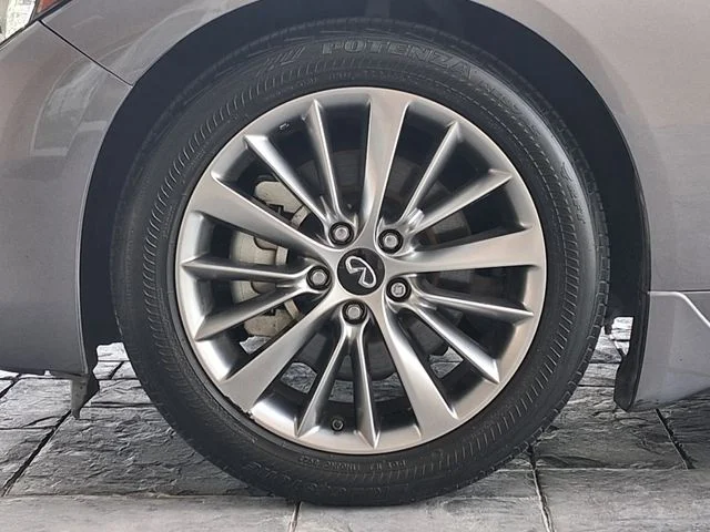 Used 2024 Gray INFINITI LUXE image 24
