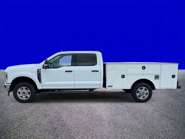 New 2026 Oxford White Ford F-350® XLT image 6