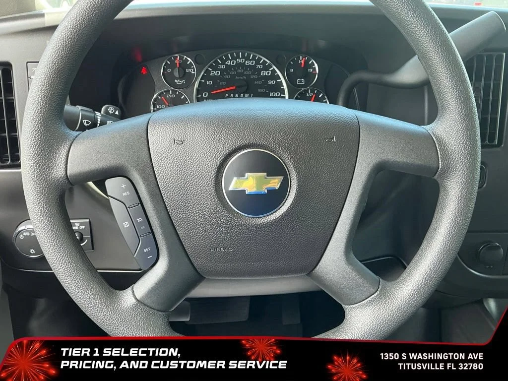 Used 2025 Summit White Chevrolet 1LT image 30